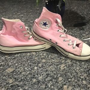 Well loved hightop pink Converse all stars